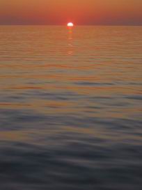 Auch hier sinkt die Sonne abends unter den Horizont