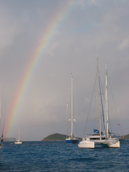 Schauer und Regenbogen gehren zum Tagesablauf